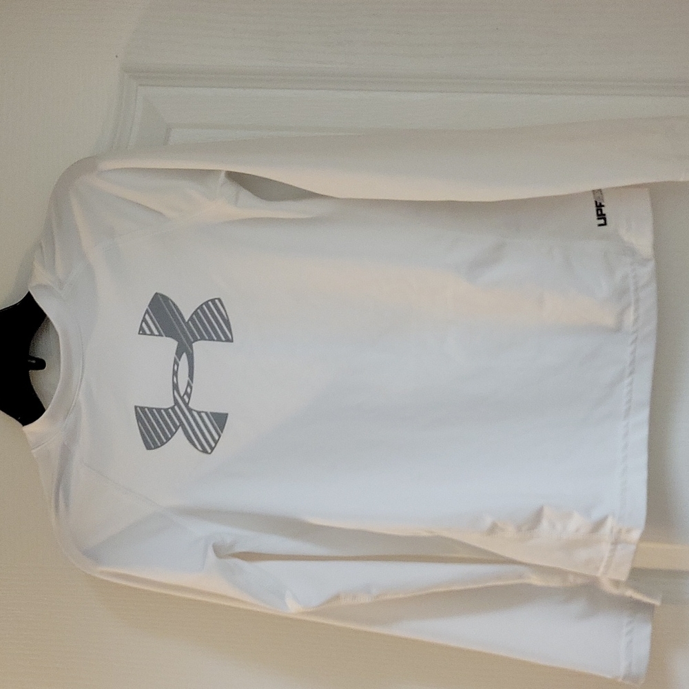 Boys Under Armour fitted compression long sleeve white shirt UPF 30+ size YXS